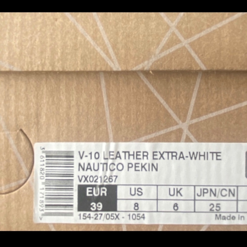 Veja V-10 EXTRA WHITE NAUTICO PEKIN - Picture 8 of 8